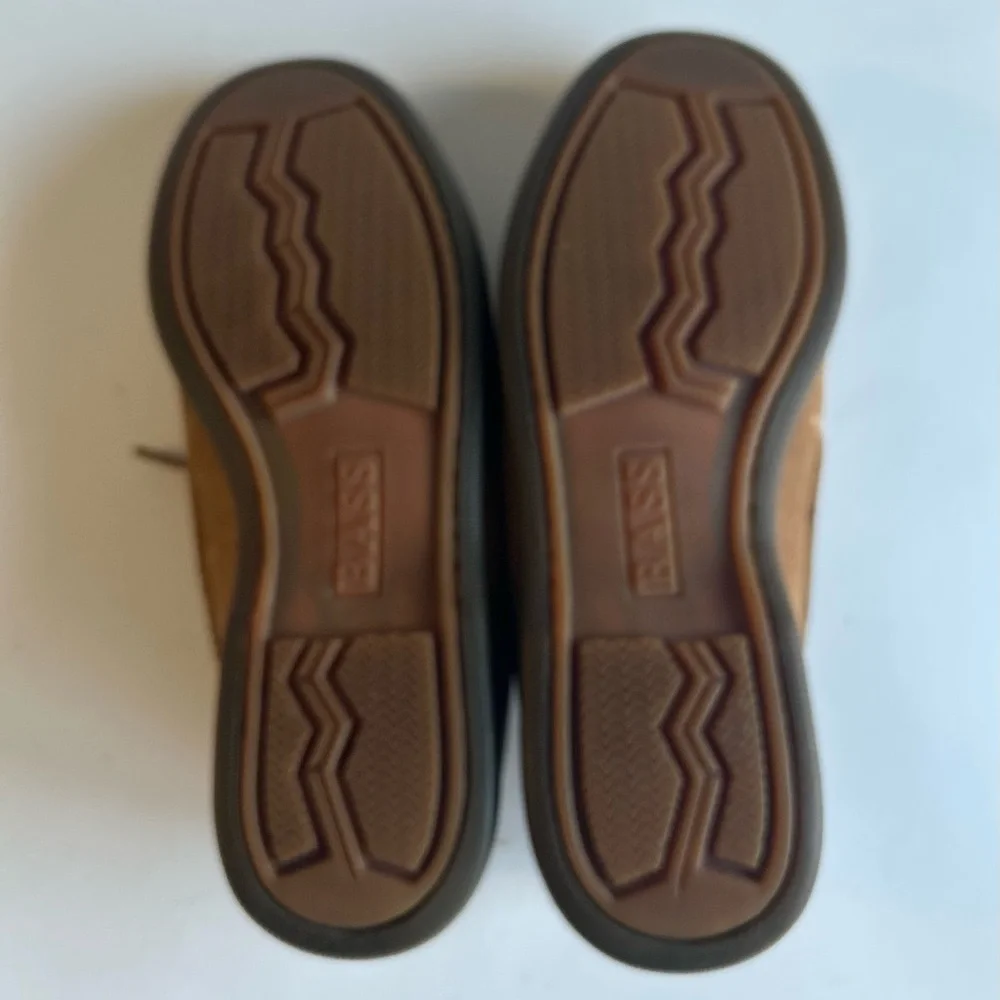Men's Bass Tan Genuine Leather Rubber Outsole Topsides Loafers size 9.5